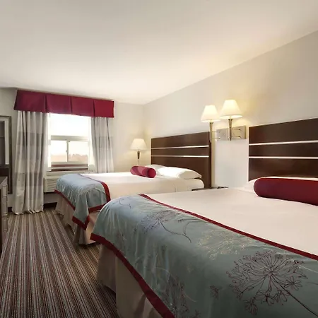 Super 8 By Wyndham Saskatoon Near Downtown-2