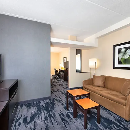 Fairfield Inn & Suites By Marriott Toronto Mississauga-3