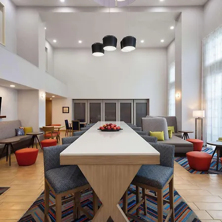Hampton Inn & Suites Harrisburg-3