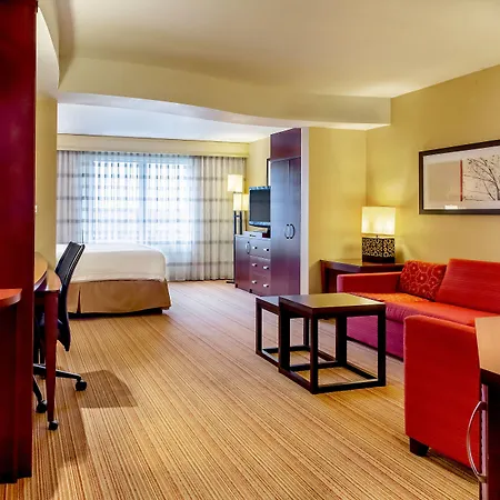 Courtyard By Marriott Lexington Keeneland/Airport-3