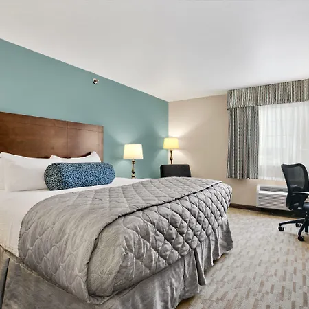 Baymont By Wyndham Minot-3