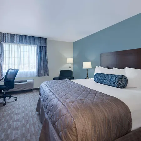 Baymont By Wyndham Minot-2