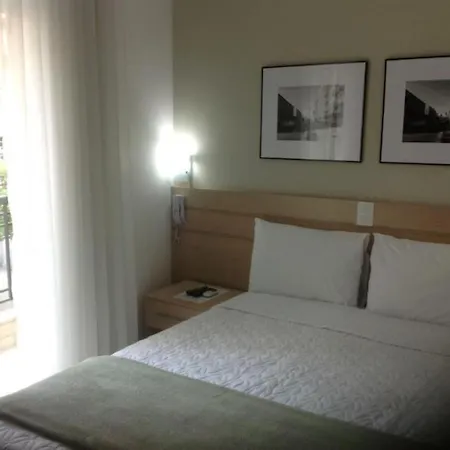 Upper Hotel-3
