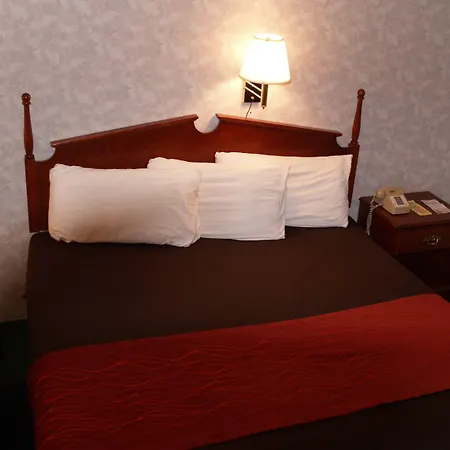 Bangor Inn & Suites-2