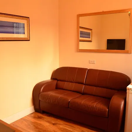 Edinburgh City Suites-3