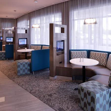 Courtyard By Marriott Saskatoon Airport-2
