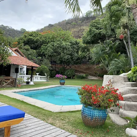 Iguanazu Bed & Breakfast-2