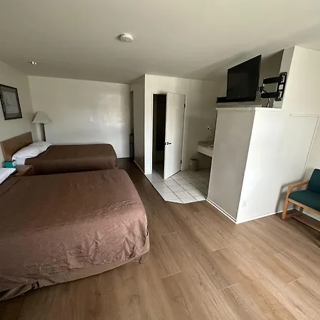 Jolly Roger Hotel-2