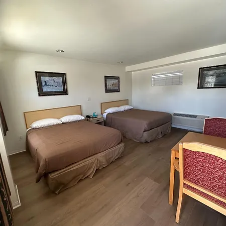 Jolly Roger Hotel-2
