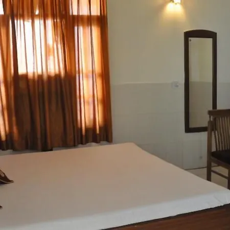 Fabhotel Surya Palace 1-2