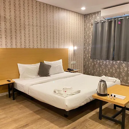 Swagstay Hotel Ownhouse 181 Nagpur-2