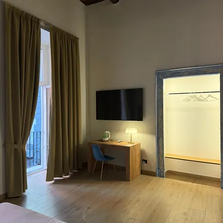 Chiaia Lifestyle Suite-2