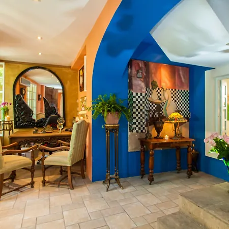 Garlands Del Rio Riverside Boutique Hotel-3