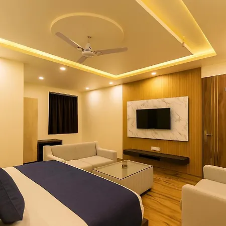 Hotel Manglam Inn Near Ccs International Airport-3