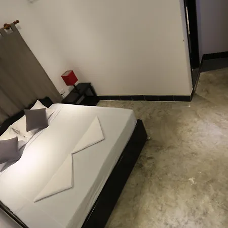 Pool Party Hostel-2