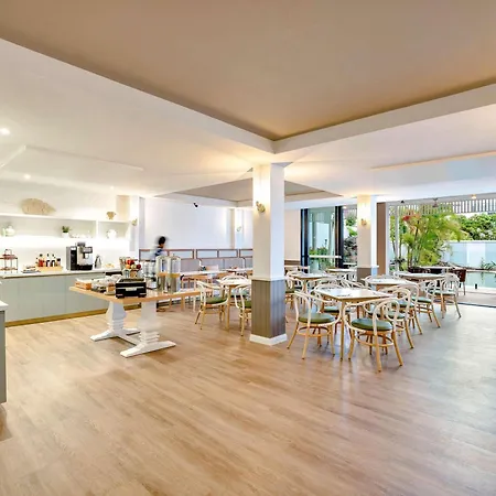 Mercure Cairns-2