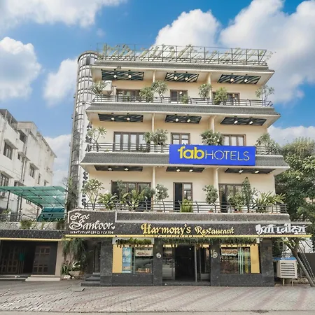 Fabhotel Santoor - Geeta Bhawan Square-2