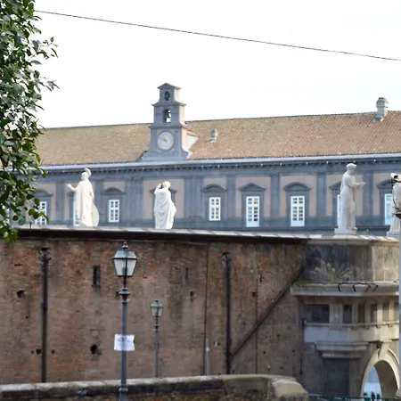 Relais Piazza Del Plebiscito B&B-3