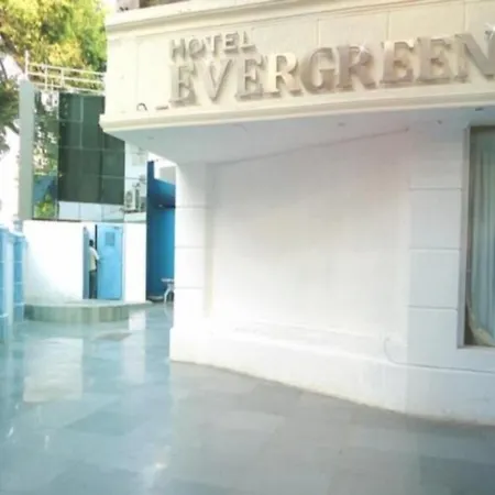 Hotel Evergreen-3