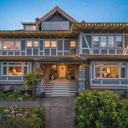 Dashwood Manor Seaside Bed & Breakfast-3
