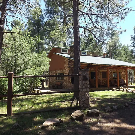Arizona Mountain Inn & Cabins-3