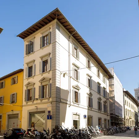 Arnobio Florence Suites-2