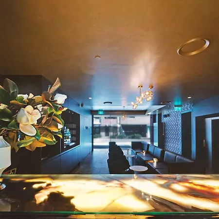 28 Hotel-2