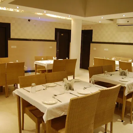 Hotel Diamond Plaza-3
