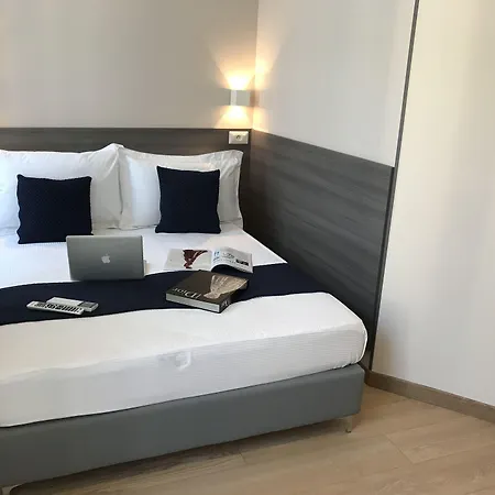 Boutique Hotel Neptune Nice-3