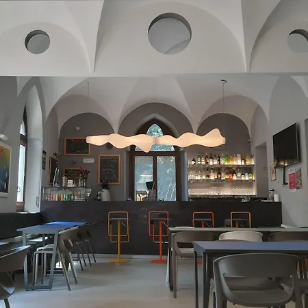 Babila Hostel & Bar-3