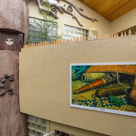 Tahuna Pod Hostel-3