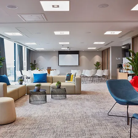 Courtyard By Marriott Edinburgh West-3