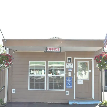 Relax Inn Of Medford-2