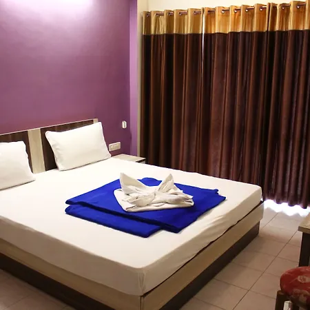 Hotel Krishna Park Resort-3