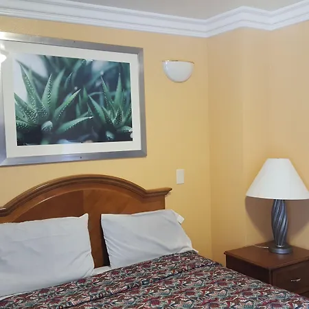 Flamingo Inn Long Beach-3