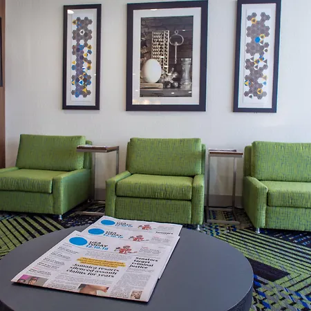 Holiday Inn Express & Suites - Oklahoma City Airport By Ihg-3
