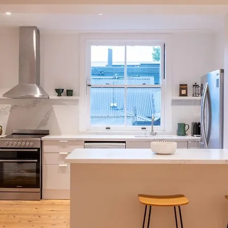Stylish 3Br Terrace In The Heart Of Surry Hills-3