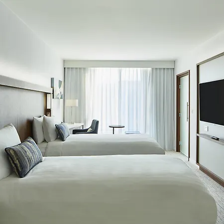 Courtyard By Marriott Luton Airport-3