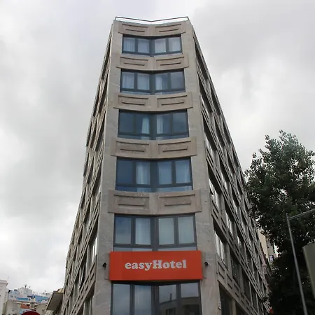Easyhotel Lisbon-2