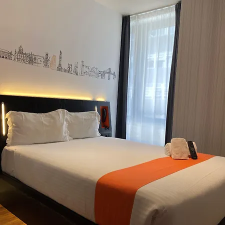 Easyhotel Lisbon-2