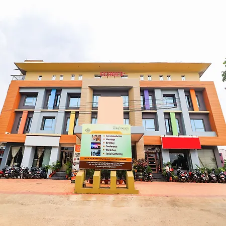 Oyo 7583 Hotel Suraj Palace 1-3