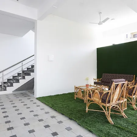 Treebo Sapphire Studio-3