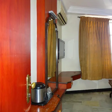 Hotel Naveen-2