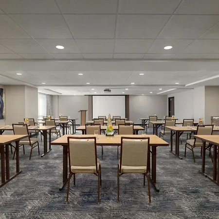 Courtyard By Marriott Portland Downtown/Waterfront-2