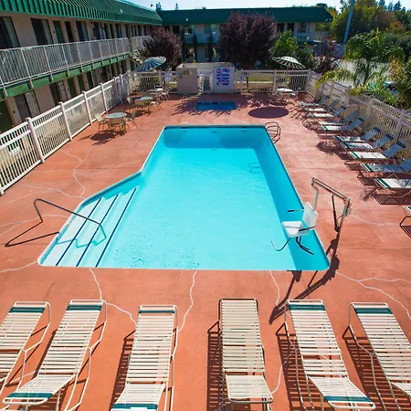 University Inn Fresno-2
