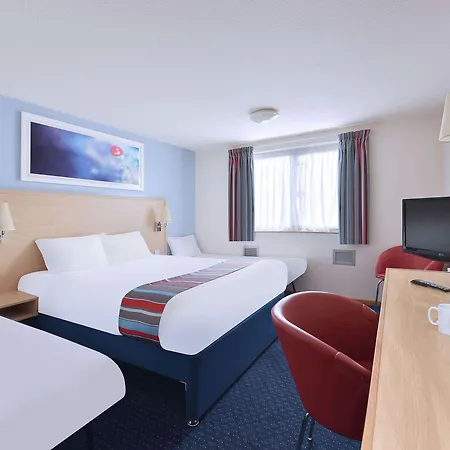 Travelodge Aberdeen Central-2