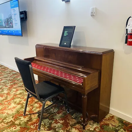 Robin Hood Inn And Suites-2