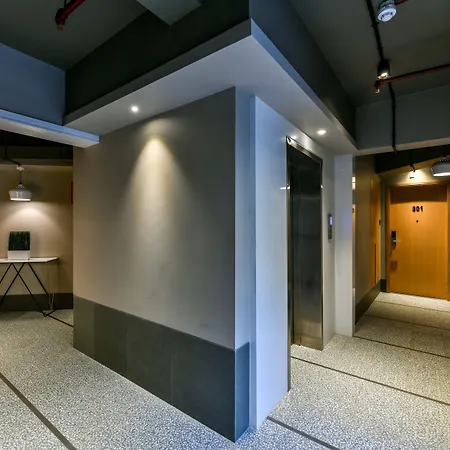 Indie Stays, Bkc-3