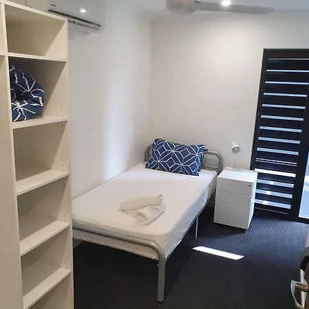 Redhill Cairns Living - Martyn St-3