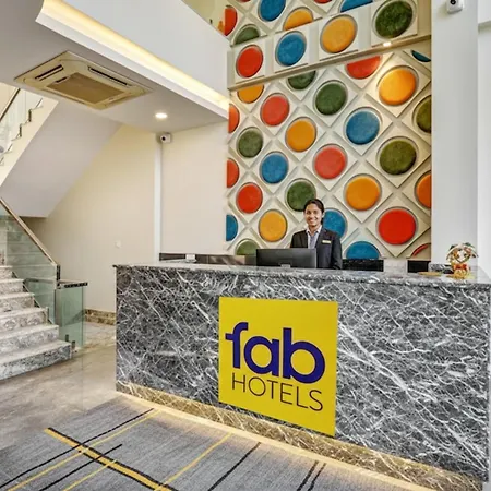 Fabhotel The White Moon-3